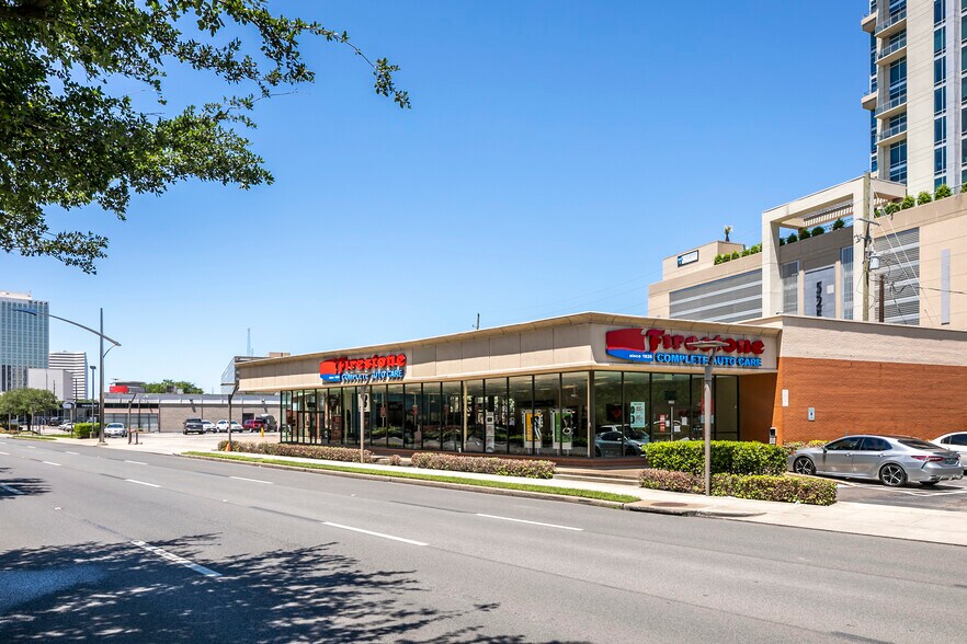 More Photos Of 5350 Westheimer Rd, Houston Unknown For Lease