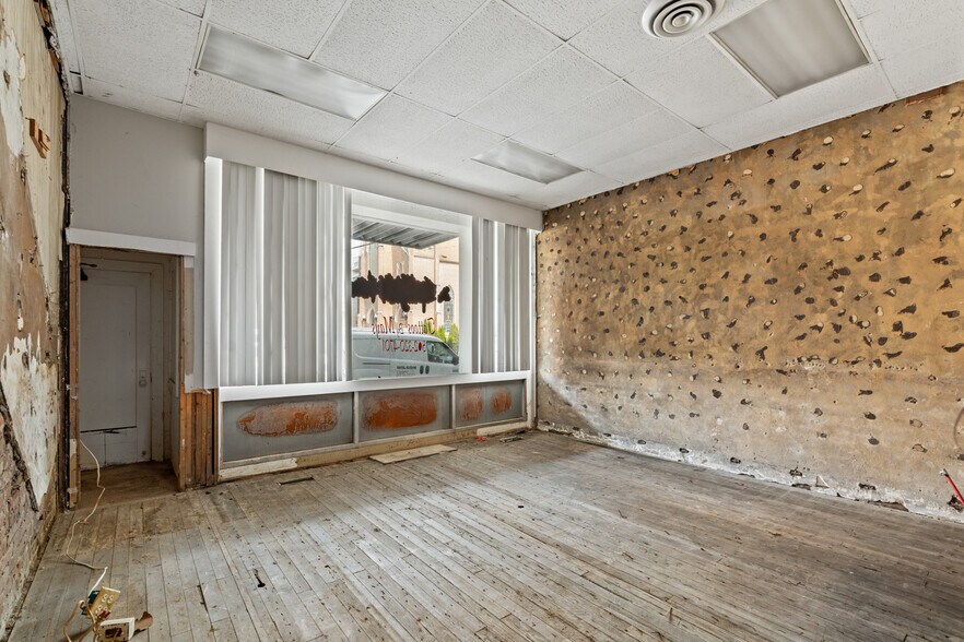 More Photos Of 101 St Clair St, Frankfort Loft Creative Space For Sale