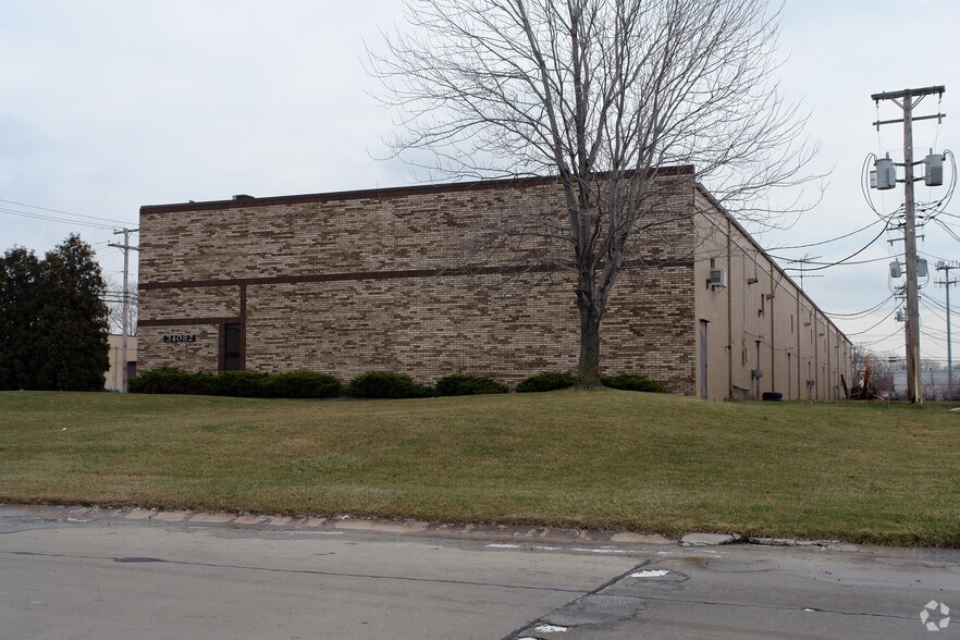 More Photos Of 34082-34096 James J. Pompo Dr, Fraser Warehouse For Lease