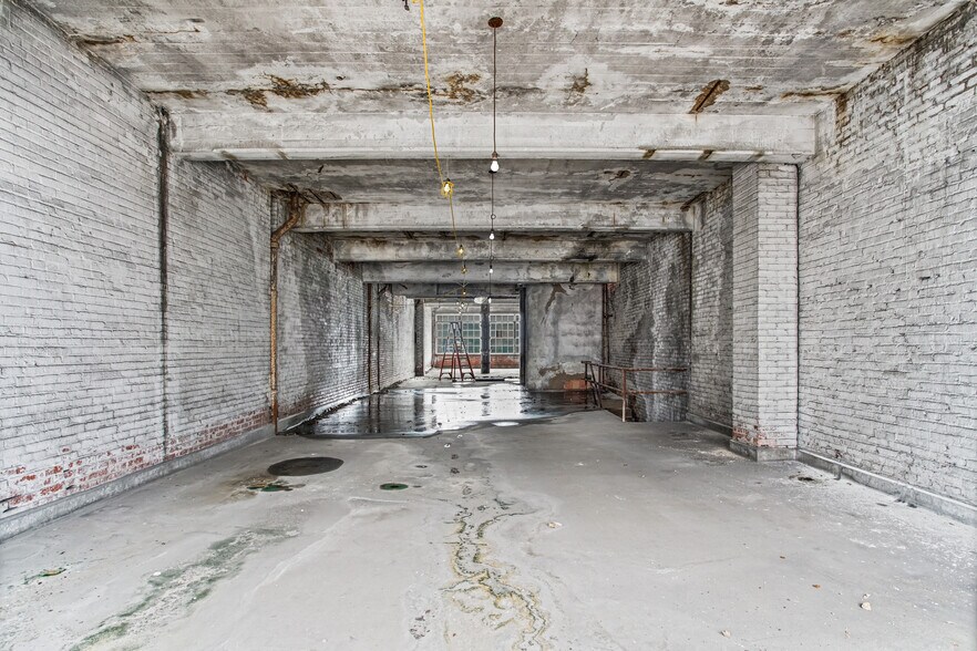 More Photos Of 1135 Penn Ave, Pittsburgh Storefront Retail Office For Sale