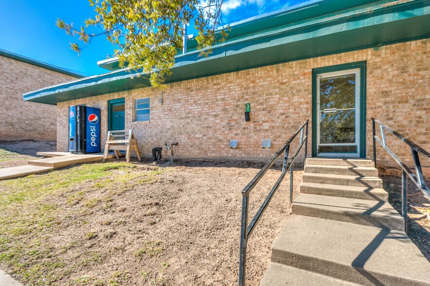 More Photos Of 1707-1717 Greenwood St, San Angelo Apartments For Sale