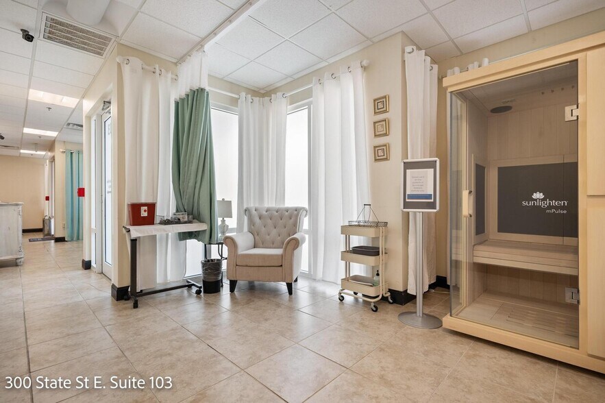 More Photos Of 300 State St E, Oldsmar Office For Lease