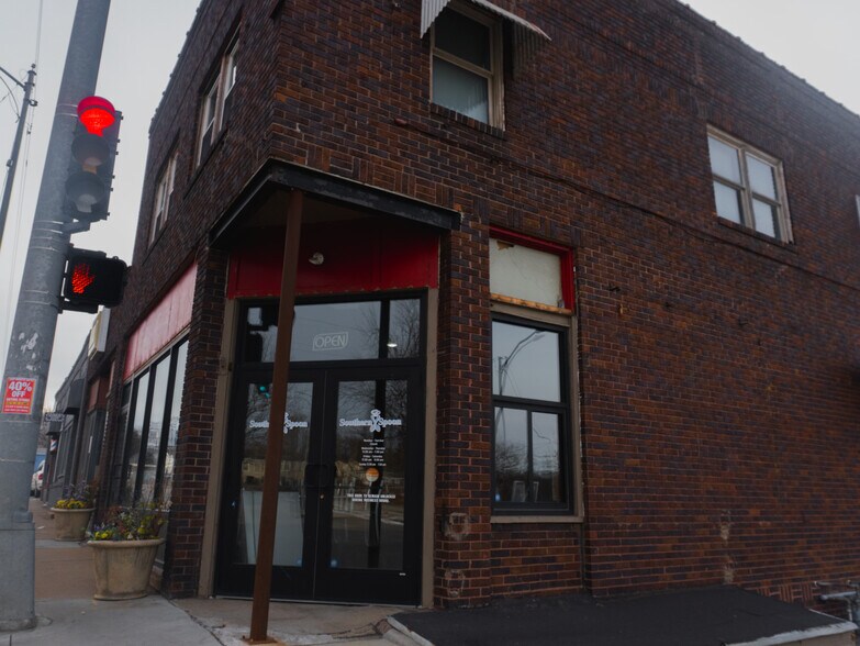 Primary Photo Of 3927-3929 Ames Ave, Omaha Storefront Retail Residential For Lease
