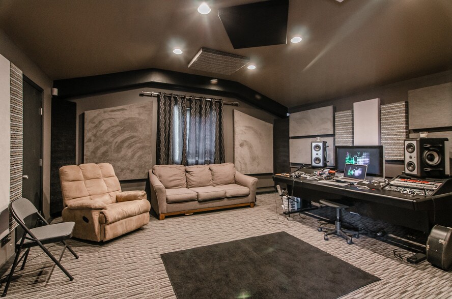 More Photos Of 2714 Westwood Dr, Nashville Office Residential For Lease