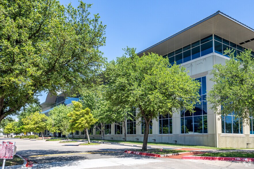 More Photos Of 3929 W John Carpenter Fwy, Irving Office For Sale