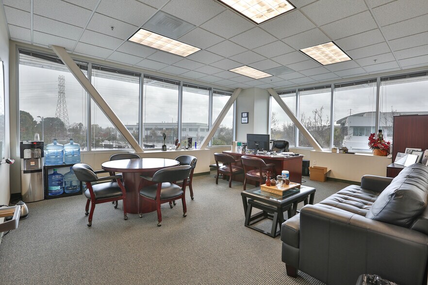 More Photos Of 2077 Gold St, San Jose Office For Sale