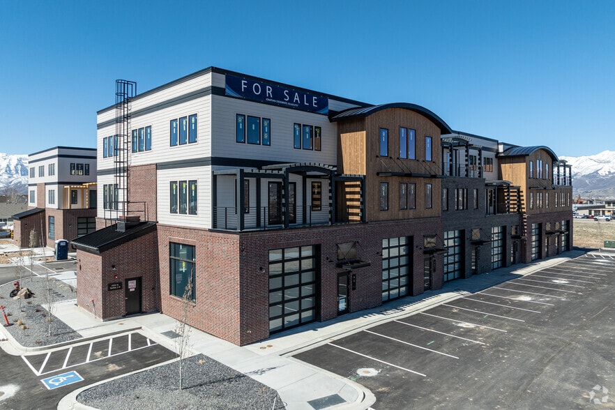 More Photos Of 1922 S Highway 40, Heber City Showroom For Lease