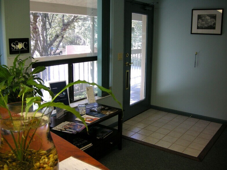 More Photos Of 11879 Kemper Rd, Auburn Office For Lease