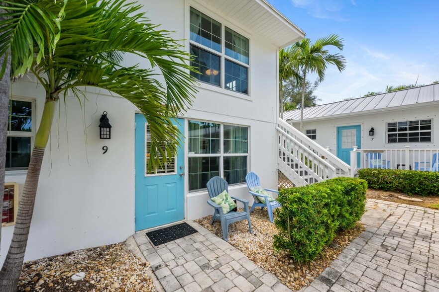 More Photos Of 2502 Tamarind Dr, Hutchinson Island Hotel For Sale