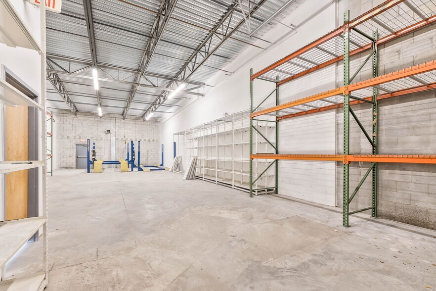 More Photos Of 1480 NE 131st St, Miami Warehouse For Sale