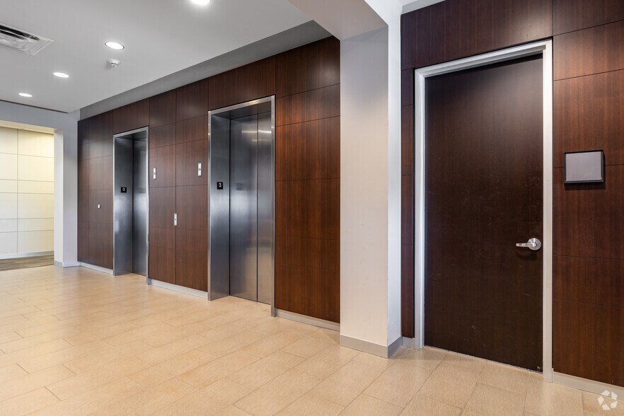 More Photos Of 17115 San Pedro Ave, San Antonio Office For Lease