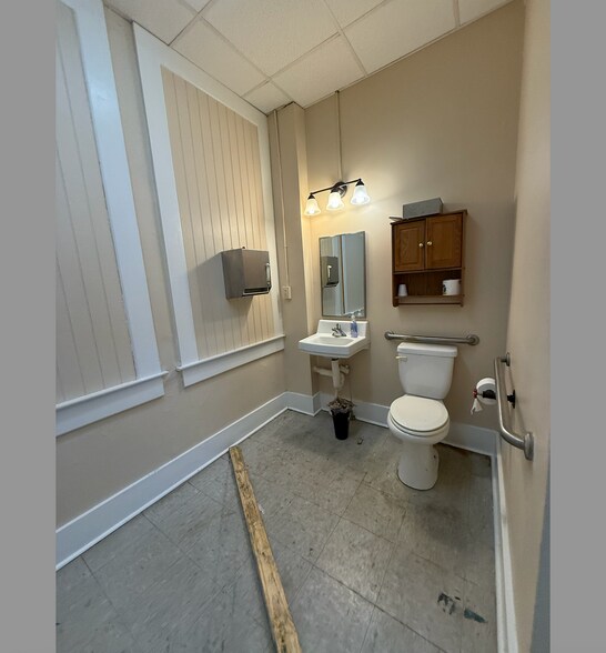 More Photos Of 6 W Henry St, Savannah Freestanding For Sale