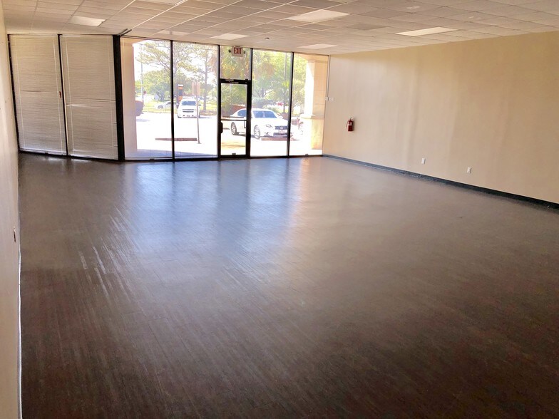 More Photos Of 10100 West Rd, Houston Storefront Retail Office For Sale