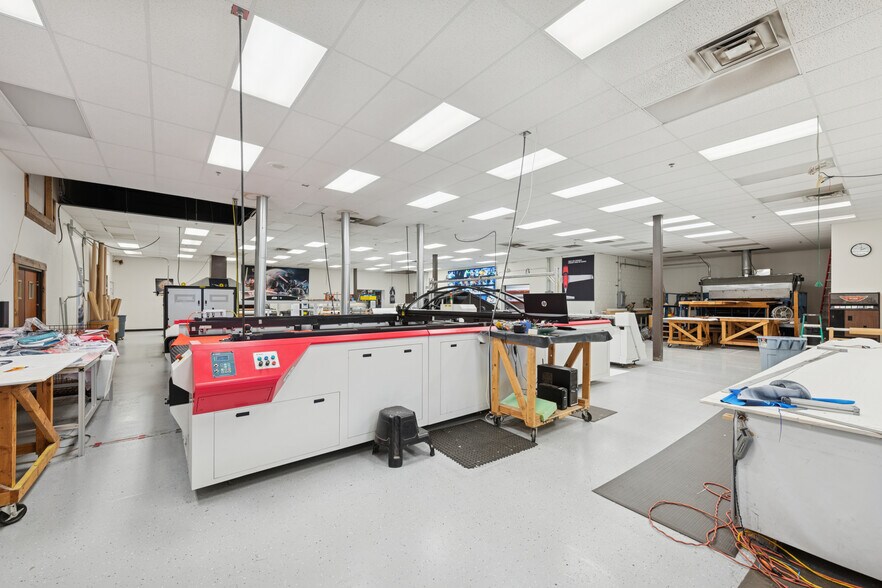 More Photos Of 1 Premier Dr, Long Lake Manufacturing For Sale