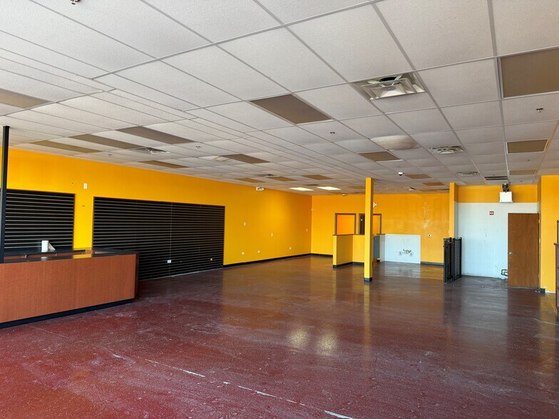 More Photos Of 11309 W 143rd St, Orland Park Unknown For Lease