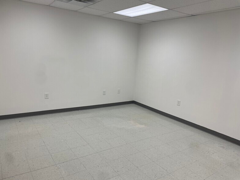 More Photos Of 2141 Eastview Pky, Conyers Office For Sale