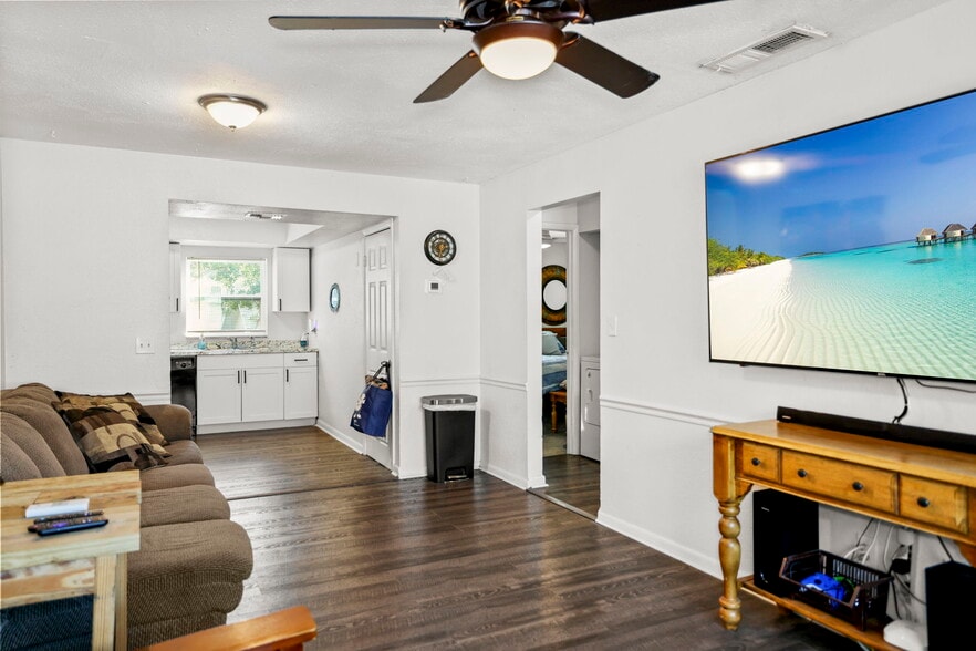 More Photos Of 7108 S Kissimmee St, Tampa Multifamily For Sale