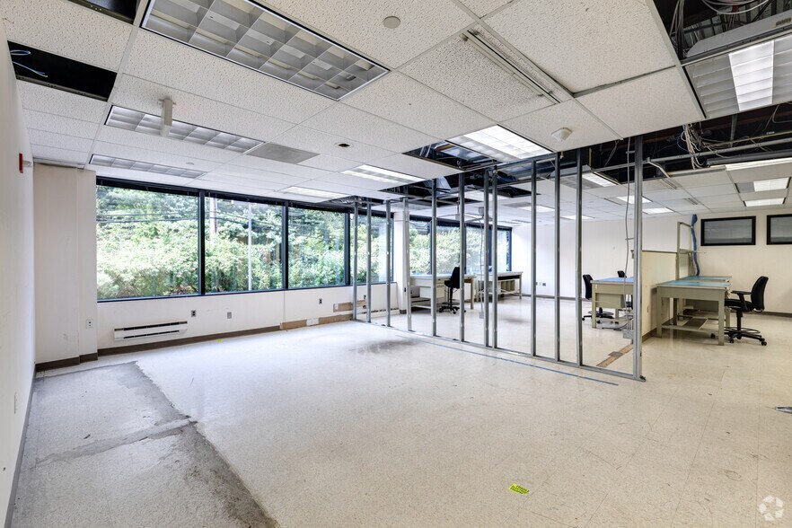 More Photos Of 5350 Shawnee Rd, Alexandria Medical For Sale