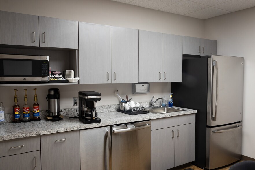 More Photos Of 201 Cahaba Valley Pky, Pelham Office For Lease