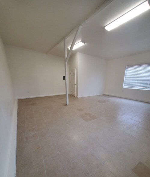 More Photos Of 546 23rd St, Richmond General Retail For Lease