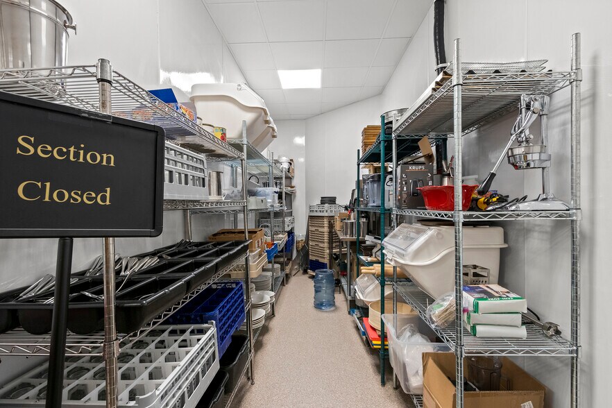 More Photos Of 8103 WI-42 Hwy, Egg Harbor General Retail For Sale