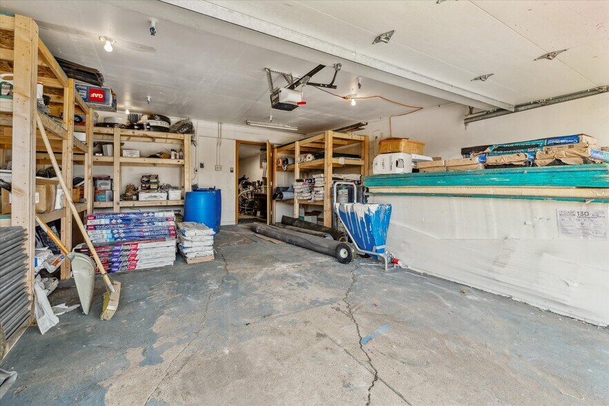 More Photos Of 1050 S Quitman St, Denver Showroom For Sale