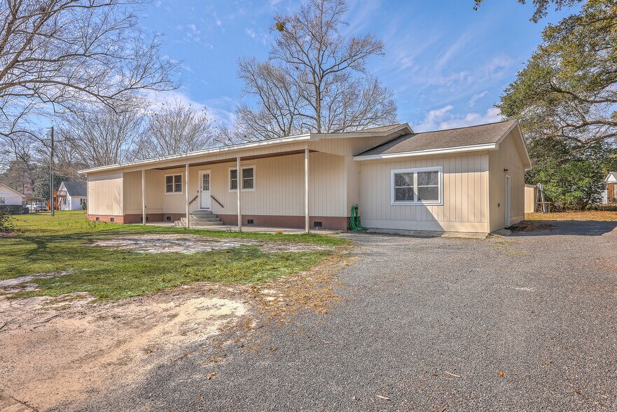 More Photos Of 106 Mayrant St, Summerville Office For Sale
