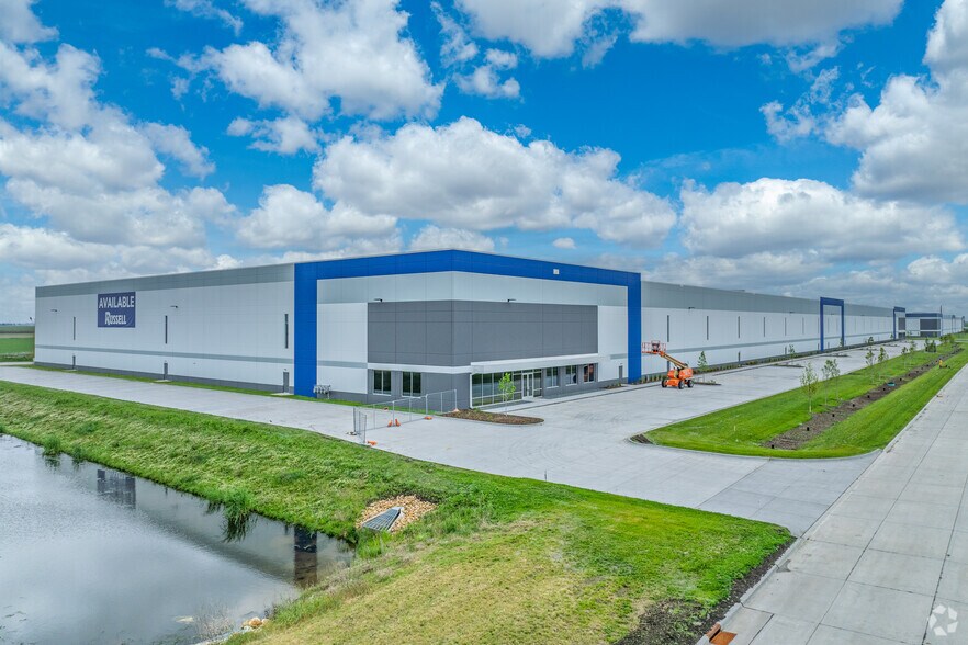 Primary Photo Of 8730 Northwest Blvd, Davenport Industrial For Lease
