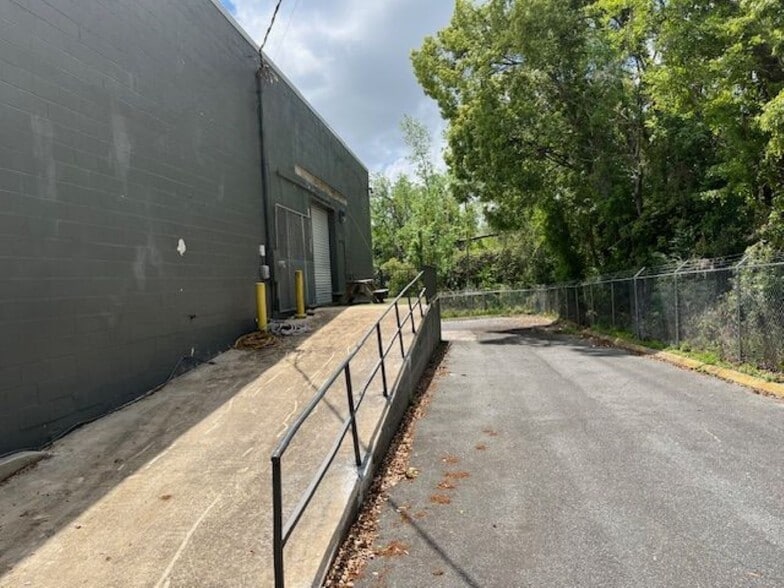 More Photos Of 3707 Apalachee Pky, Tallahassee Freestanding For Lease