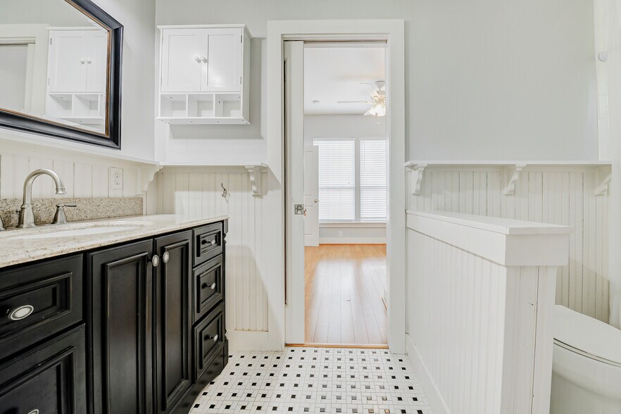 More Photos Of 902 Richmond Pky, Richmond Office Residential For Sale