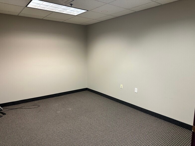 More Photos Of 12100 Singletree Ln, Eden Prairie Apartments For Lease