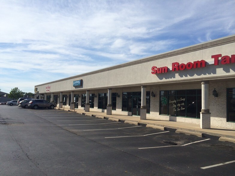 More Photos Of 1119-1135 W Glen Ave, Peoria General Retail For Lease