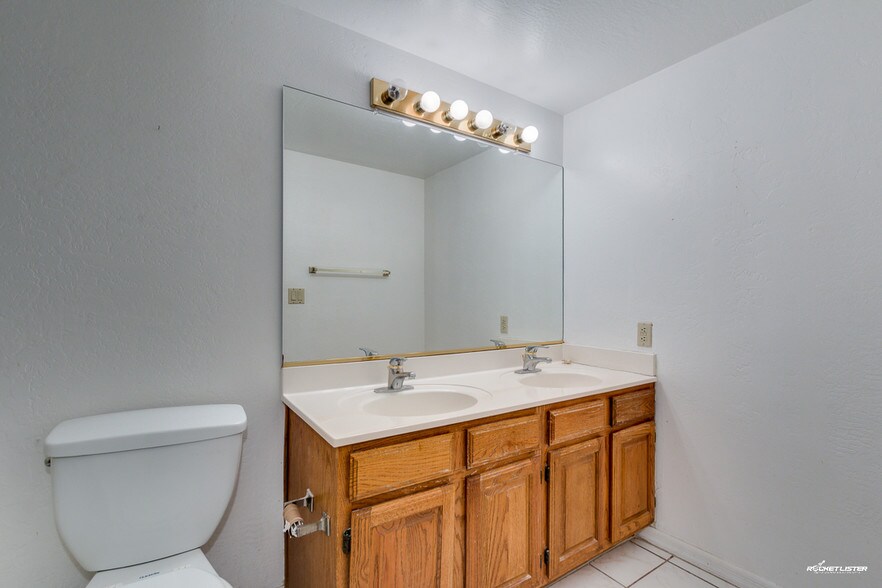 More Photos Of 14414 N 29th St, Phoenix Assisted Living For Lease