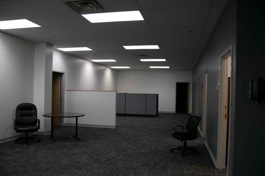 More Photos Of 1180 Jefferson Rd, Rochester Unknown For Lease