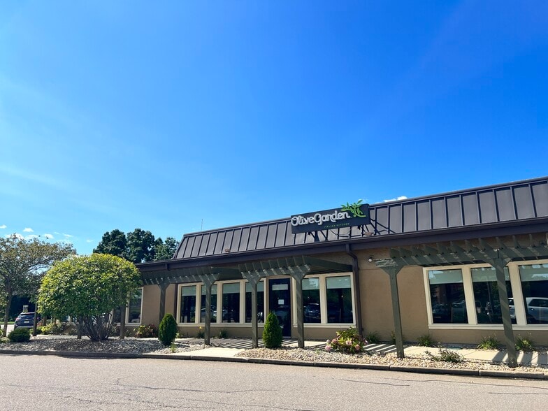 More Photos Of 1210-1270 Newport Ave, Attleboro Unknown For Lease