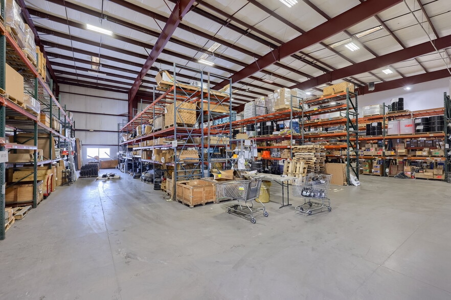 More Photos Of 220 Orlan Rd, New Holland Showroom For Sale