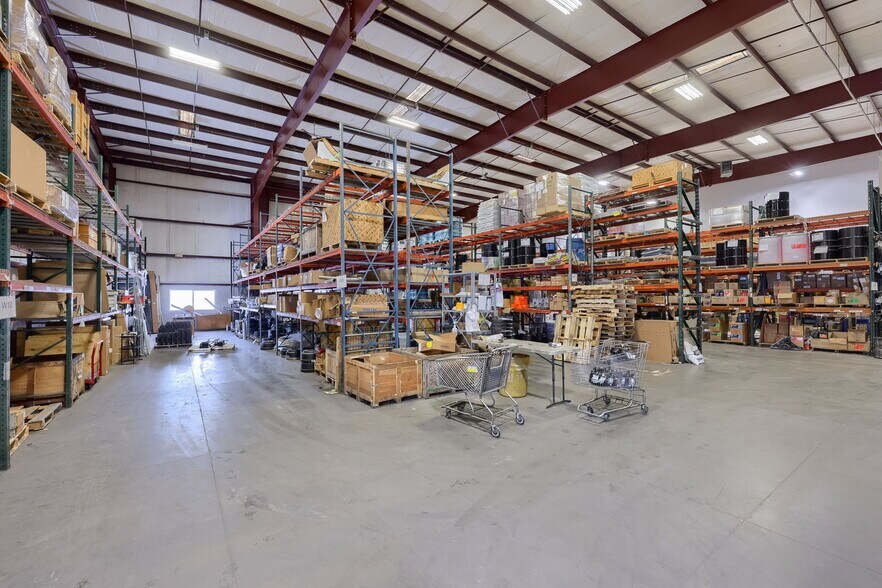 More Photos Of 220 Orlan Rd, New Holland Showroom For Sale