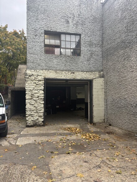 More Photos Of 164-170 Ferris Ave, White Plains Auto Repair For Lease
