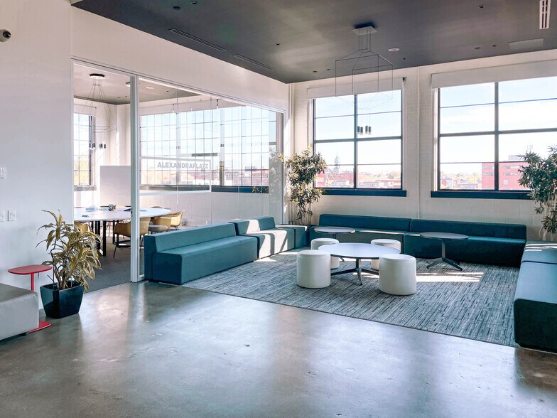 More Photos Of 6300 Av Du Parc, Montréal Office For Lease