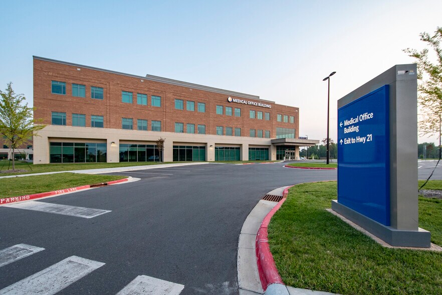 More Photos Of 986 Wellness Way, Fort Mill Medical For Lease