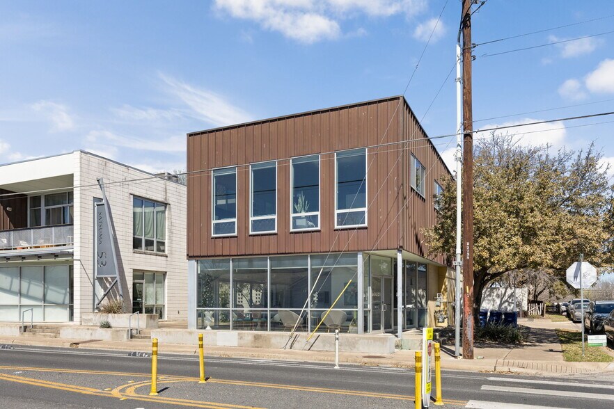 More Photos Of 508 E 53rd St, Austin Loft Creative Space For Sale