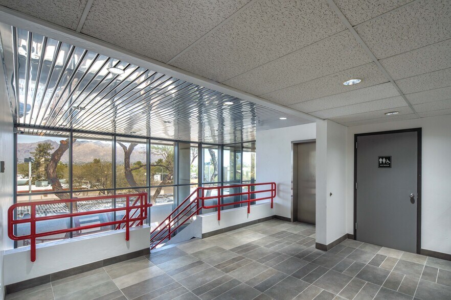 More Photos Of 4067 E Grant Rd, Tucson Loft Creative Space For Lease