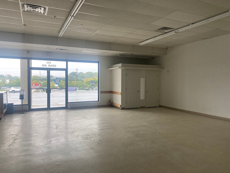 More Photos Of 200-240 Grove Ave SW, Cleveland Storefront For Lease