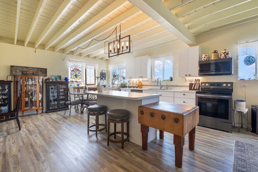 More Photos Of 347 2nd St, Crescent City Industrial For Sale