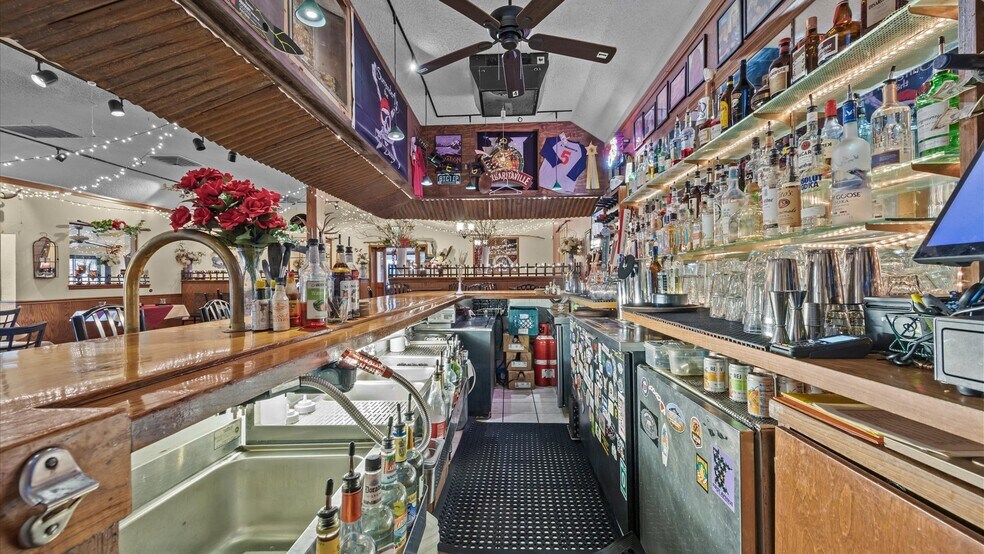 More Photos Of 412 Park Ave, Rifle Restaurant For Sale