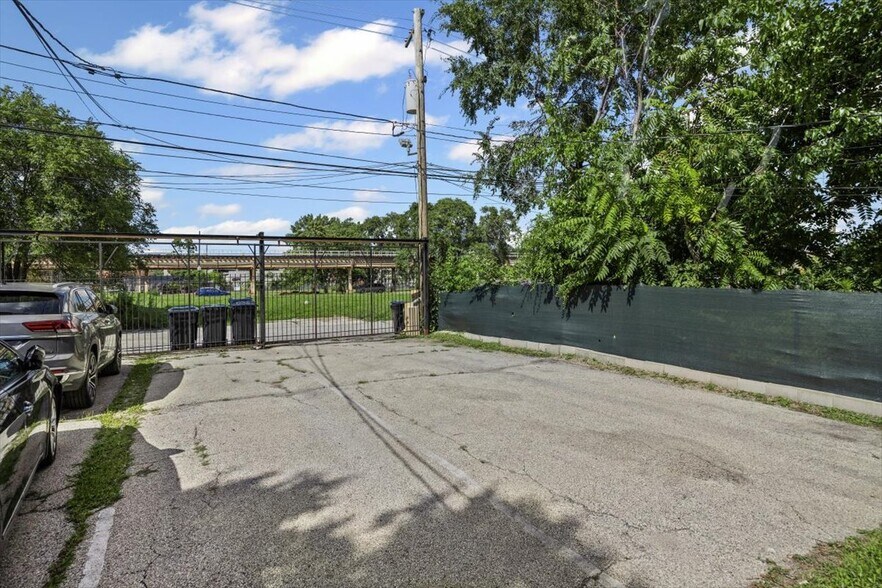 More Photos Of , Chicago Multifamily For Sale