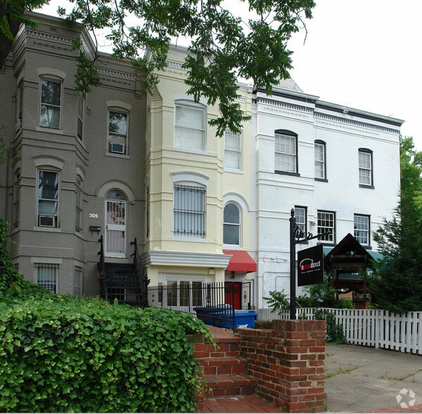 More Photos Of 303 Massachusetts Ave NE, Washington Office For Sale