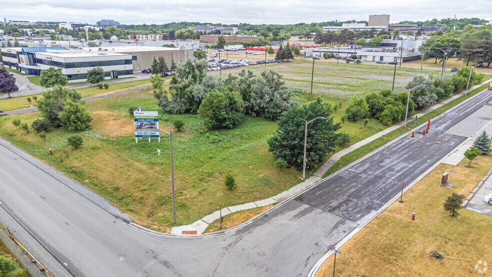 More Photos Of 2251 N Sheridan Way, Mississauga Office For Lease