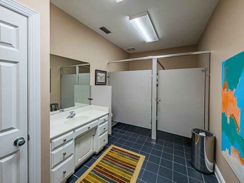 More Photos Of 1108 Gornto Rd, Valdosta Office For Sale