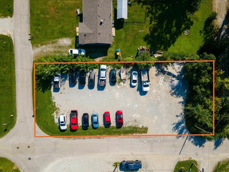 More Photos Of 10620 Bellefontaine St, Carmel Office For Sale
